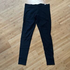Victoria’s Secret plain black leggings size medium. EUC